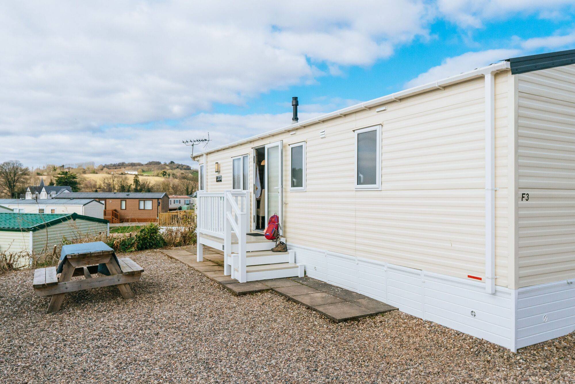 Caravan_Kieran_Gibbons_7476b4a016.jpg
