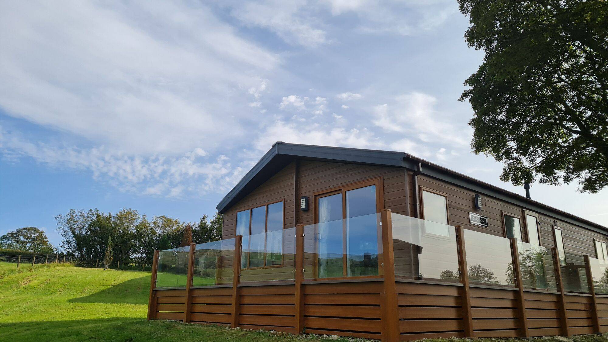 Luxurious_lodge_15940f9c91.jpg