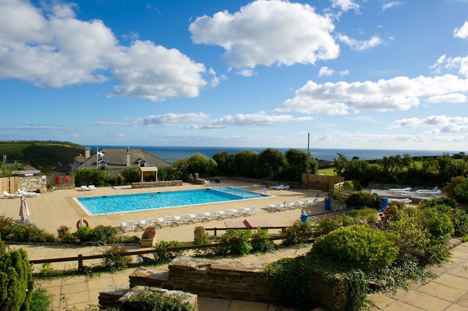 Out_door_pool_3c818d837b.jpg