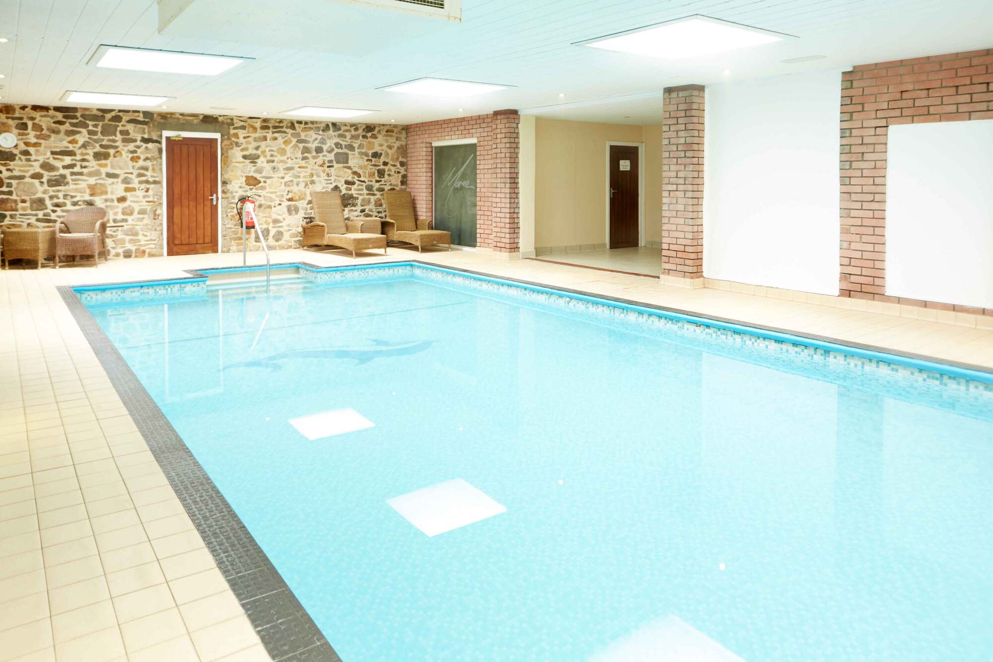 Ribble_Valley_Facilities_Leisure_Swimmingpool_01_71e4e4327c.jpg