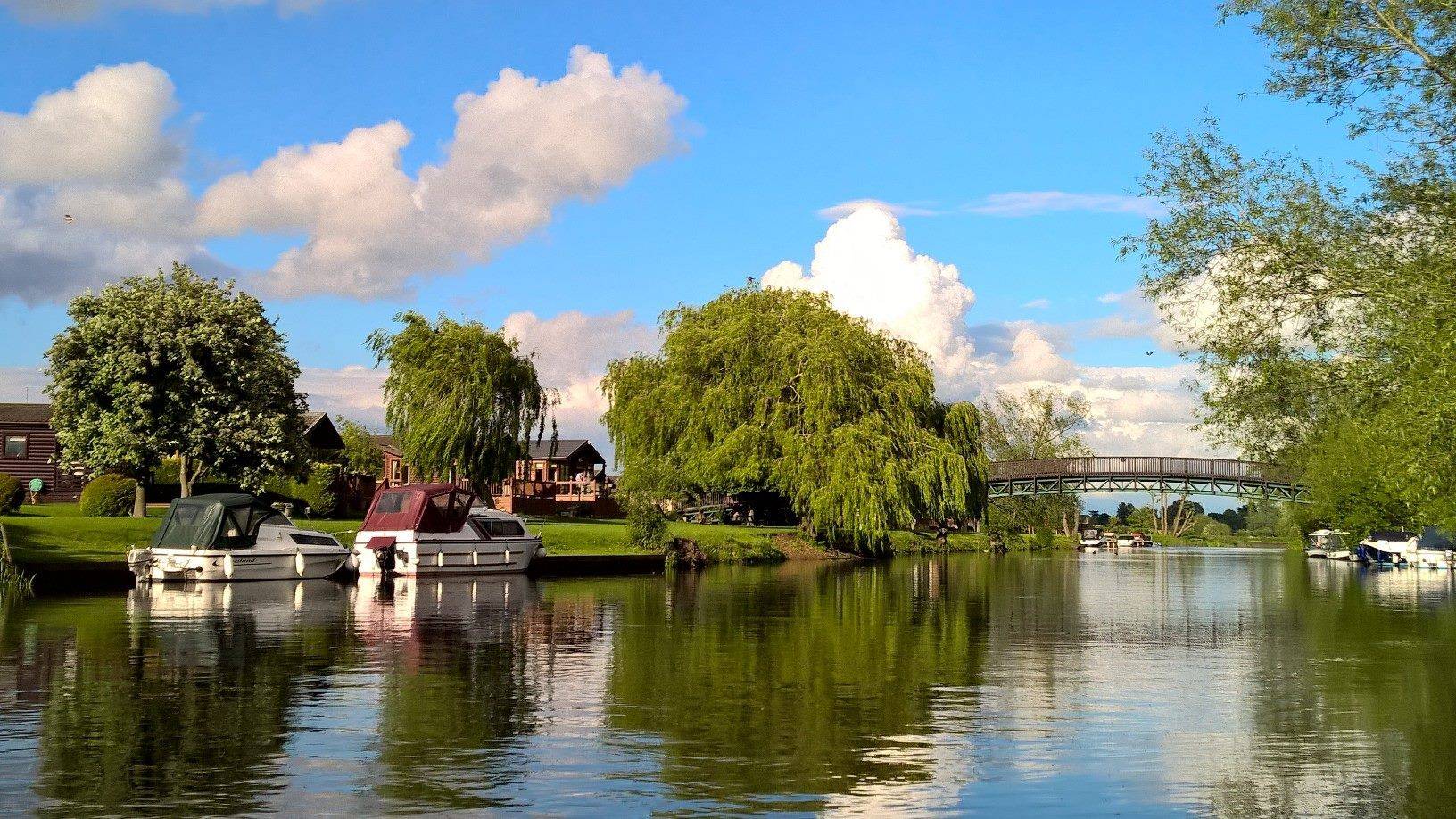 River_and_bridge_0c2c869b78.jpg